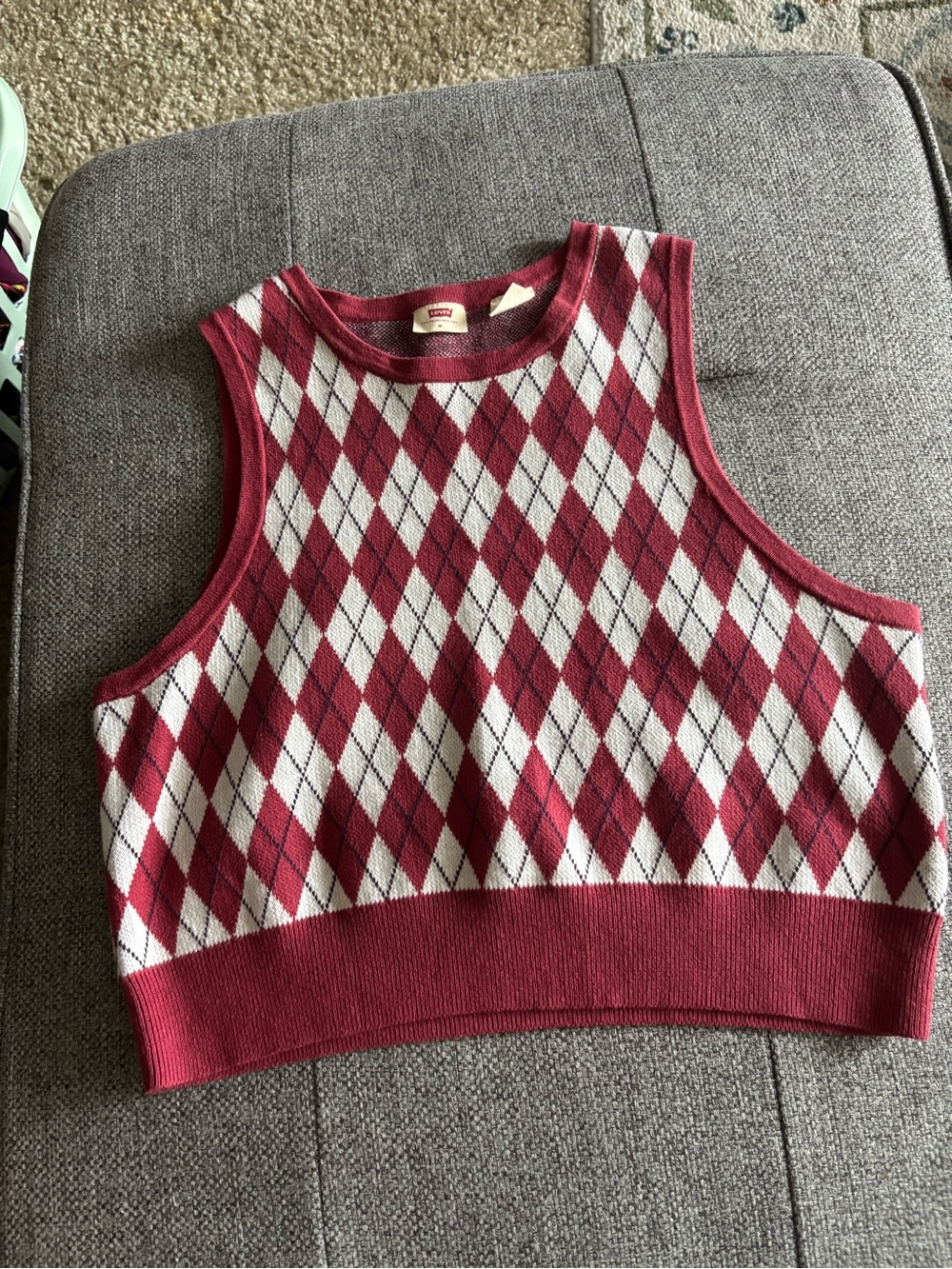 Levi's Sweater Vest Women's M Paris Red Argyle Earth Top Seen On Survivor